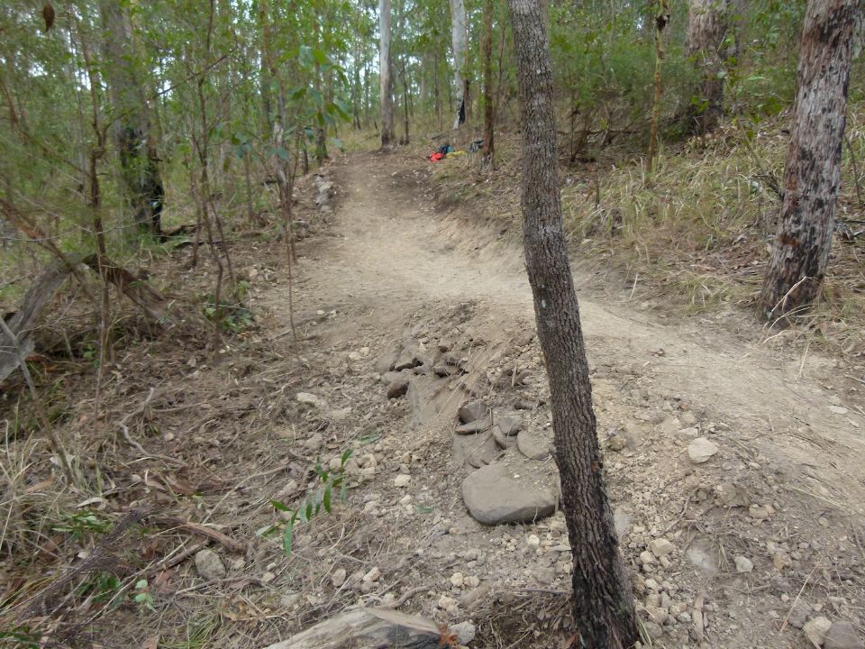 Jump to dip to rolling jump and climbing lines